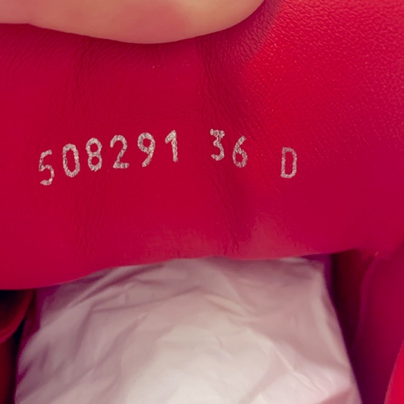 Alexander McQueen women’s red leather / suede runner sneaker 508291 - Picture 6 of 6